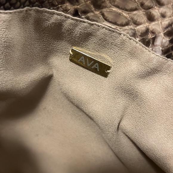 Clutch - Picture 4 of 4